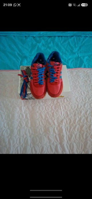 Zapatillas Lois Rojas y Azules