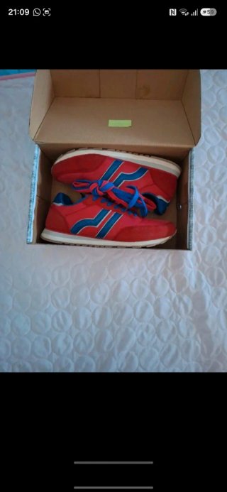 Zapatillas Lois Rojas y Azules
