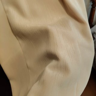 Traje de chaqueta y vestido beige