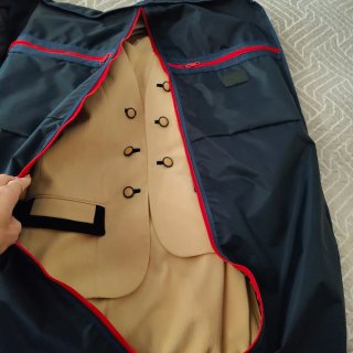 Traje de chaqueta y vestido beige