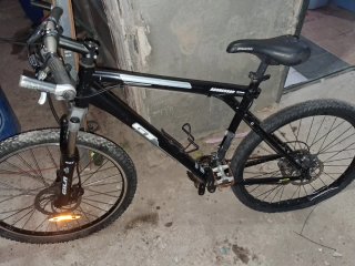 Bicicleta GT Aggressor Negra
