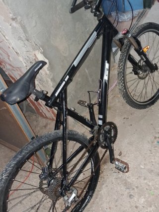Bicicleta GT Aggressor Negra