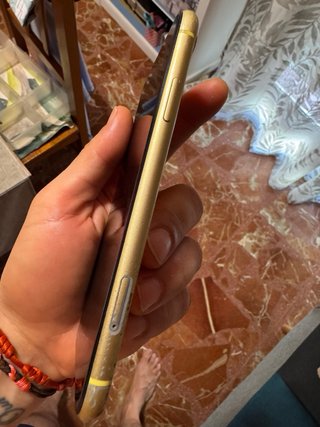 iPhone XR Giallo