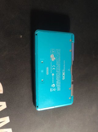 Nintendo 3DS con cargador y SD 128GB
