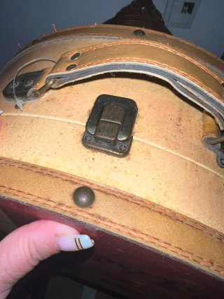 Maleta vintage para muñecas