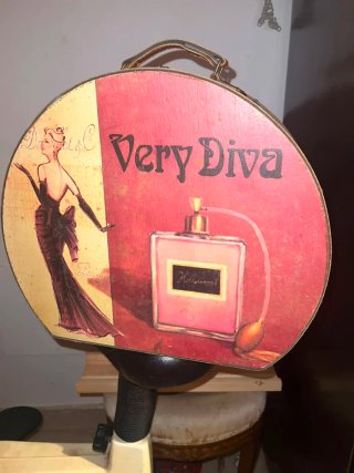 Maleta vintage para muñecas