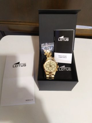 Reloj Lotus Hombre Dorado