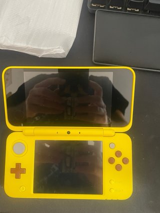 Nintendo 2DS XL Amarilla