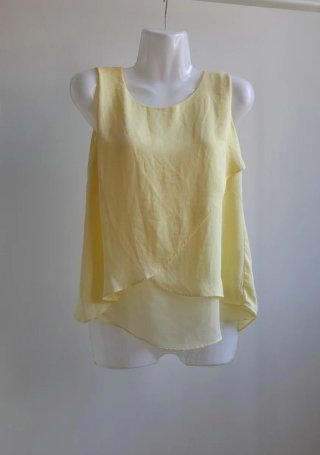 Camiseta sin mangas amarilla
