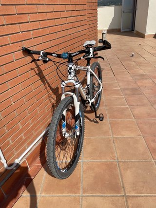 Bicicleta CUBE ATTENTION BTT