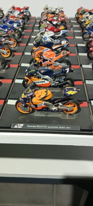 Colección 92 motos competición 1:24