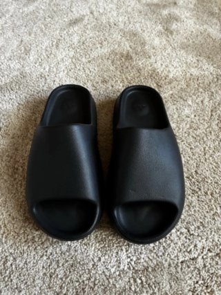 Adidas Yeezy Slides Talla 43 Negras