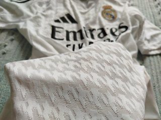 Camiseta de  fútbol oficial  authentic Real Madrid