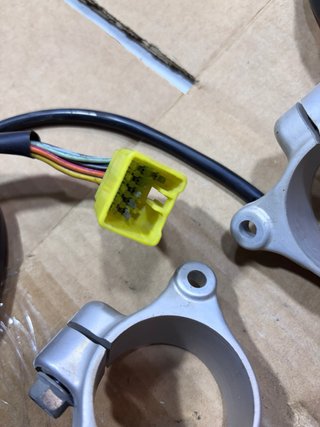 Suzuki GSXR 750 SRAD Semimanillares Piñas