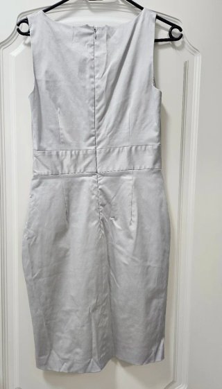 Vestido plateado con pedrería