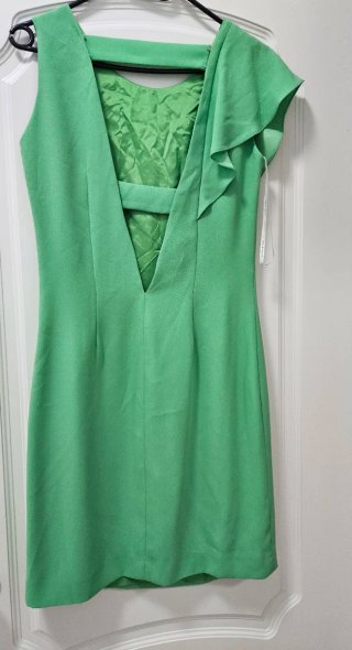 Vestido verde con volantes