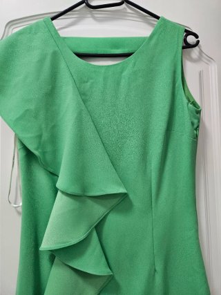 Vestido verde con volantes