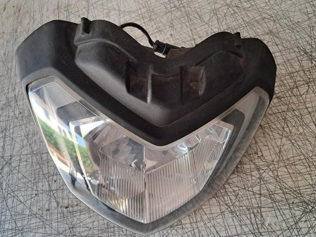 Faro Yamaha MT 125