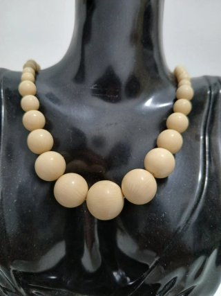 Collana vintage Bachelite/Lucite Beige