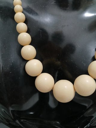Collana vintage Bachelite/Lucite Beige