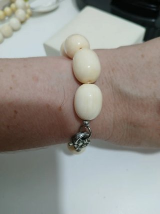 Bracciale vintage avoriolina con chiusura a fiore