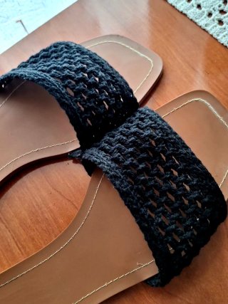 Sandalias negras tejidas mujer