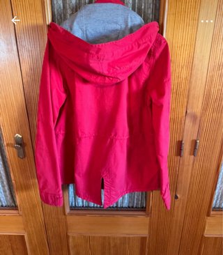 Chaqueta Parka Pull&Bear Roja Talla M