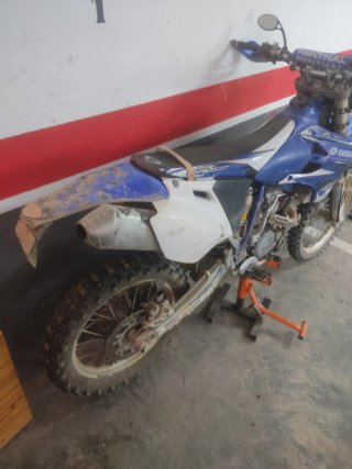 Yamaha WR250F Enduro gripada