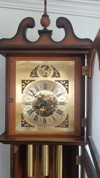 Reloj de pie tempus fugit de tres pesas