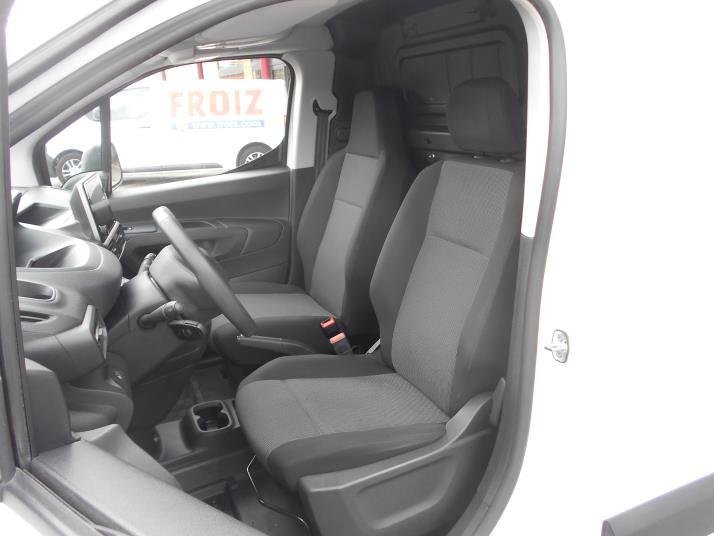 Peugeot Partner 2022, foto 9