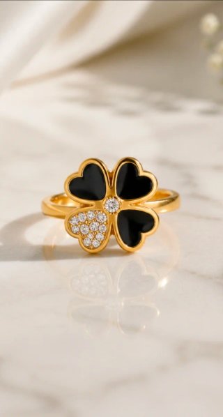 Anillo Acero Quirúrgico Oro Trébol Negro