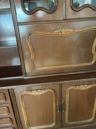 Mueble bar salón madera y cristal