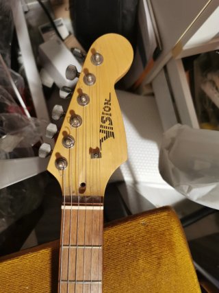 Guitarra Stratocaster Japón Roja