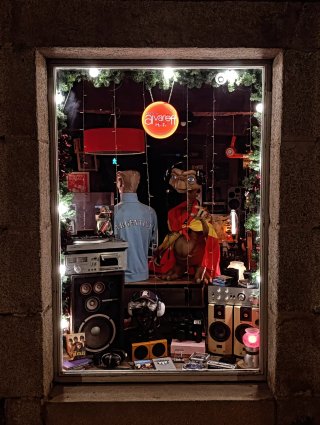 NUEVO ESCAPARATE HI-FI
