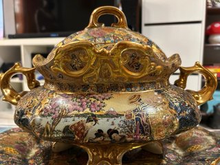 Sopera antigua Satsuma con fuente