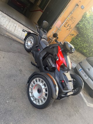 Can-Am Ryker Rally Trike Negro/Rojo