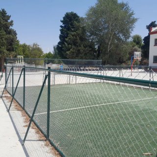Cercados metálicos.