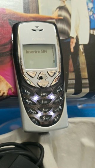 Nokia 8310 telefono cellulare
