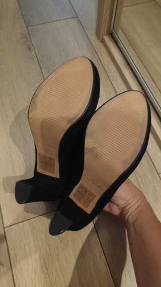 Zapatos de tacón negros Clarks