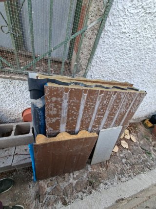 4 placas de Panel sándwich aislante.