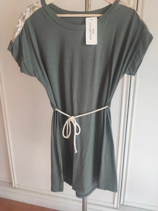 Vestido verde Zara + Camisa militar de regalo