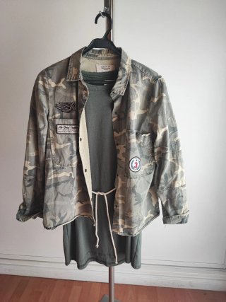 Vestido verde Zara + Camisa militar de regalo