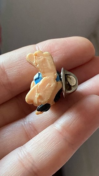 Pin Hugo Aviador Antiguo