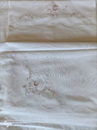 Sábanas de algodón bordadas nuevas