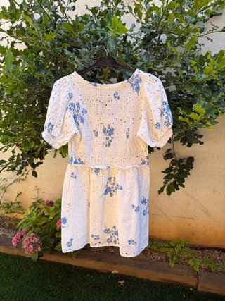 Vestido Zara calado flores azul y blanco