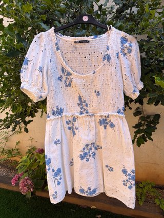 Vestido Zara calado flores azul y blanco