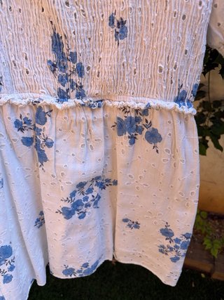 Vestido Zara calado flores azul y blanco