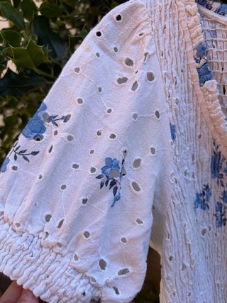 Vestido Zara calado flores azul y blanco