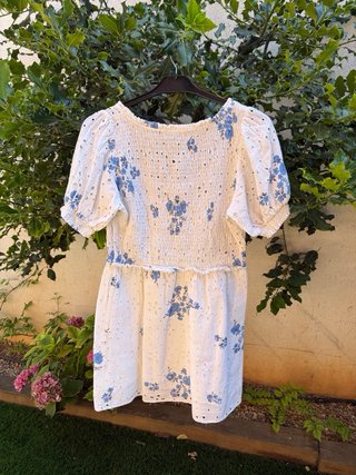 Vestido Zara calado flores azul y blanco