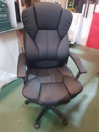 Silla de oficina negra ergonómica